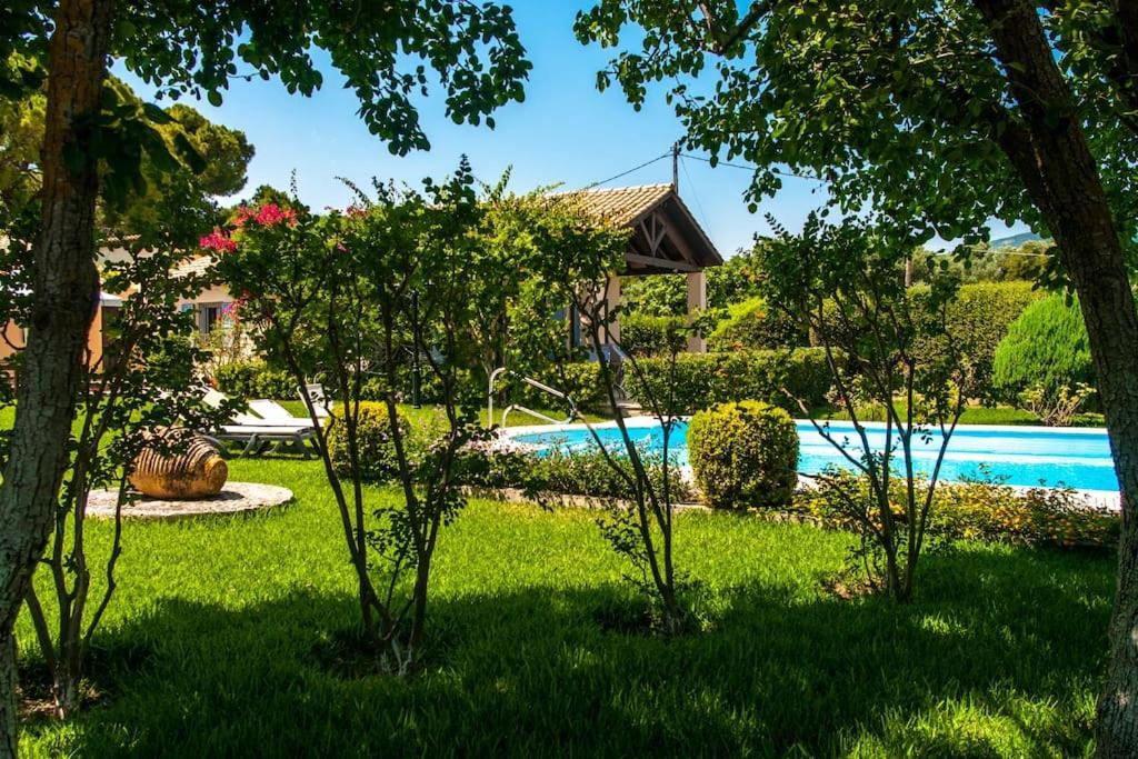 Villa Loukia สปาร์เชีย ภายนอก รูปภาพ